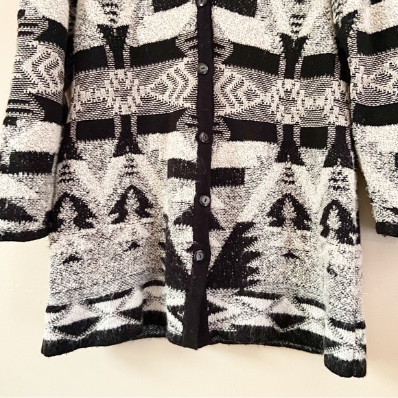 J. Jill • Aztec Tribal Texture Heavy Knit Button Up Black and White Cardigan - Picture 5 of 12